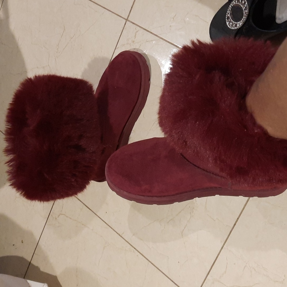 GORGEOUSLY CLASSY FAUX FUR BOOTS BURGANDY WINTER ANKLE BOOTIES 8.5